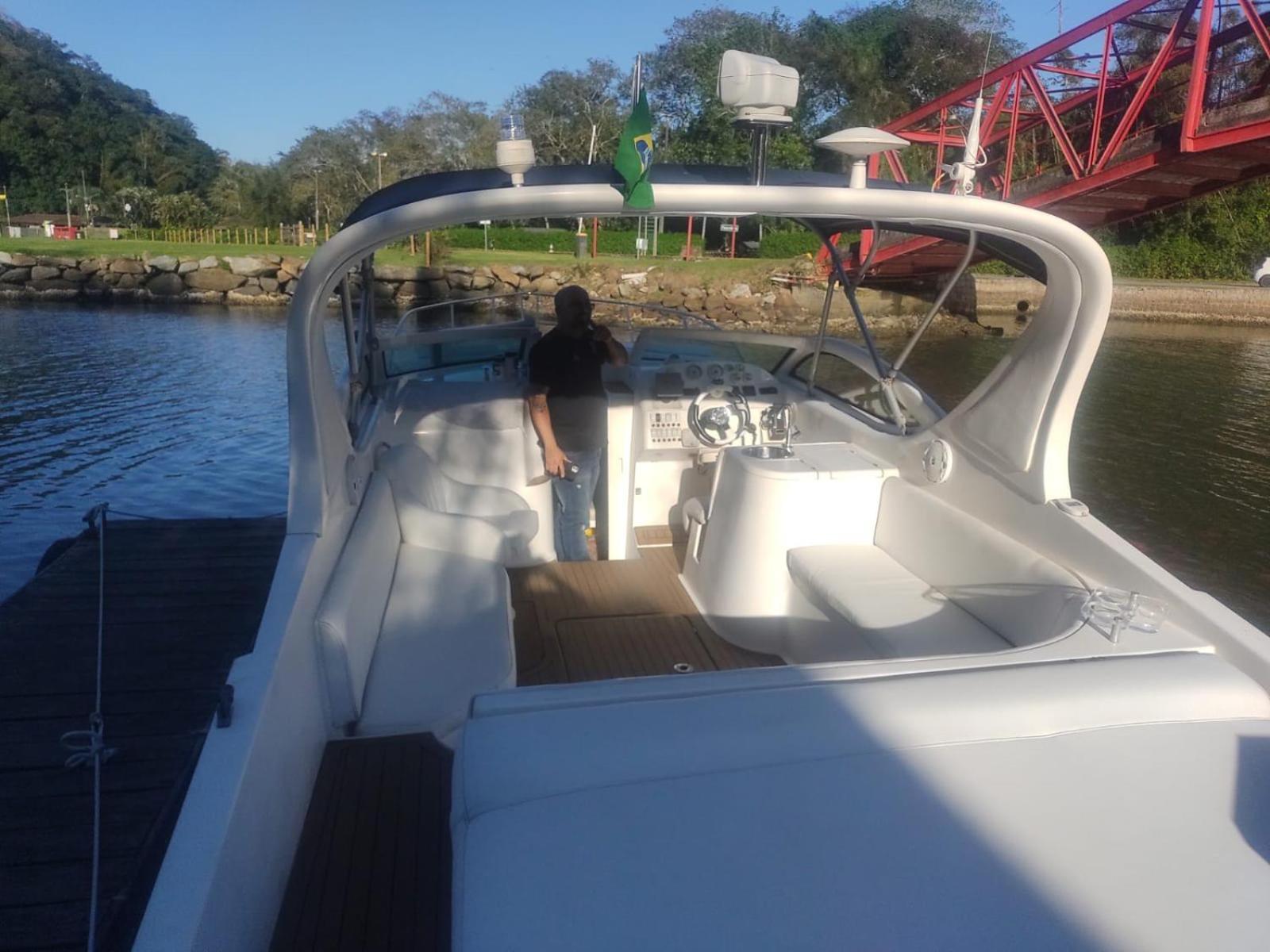 Botel Embarcacao Arlequina